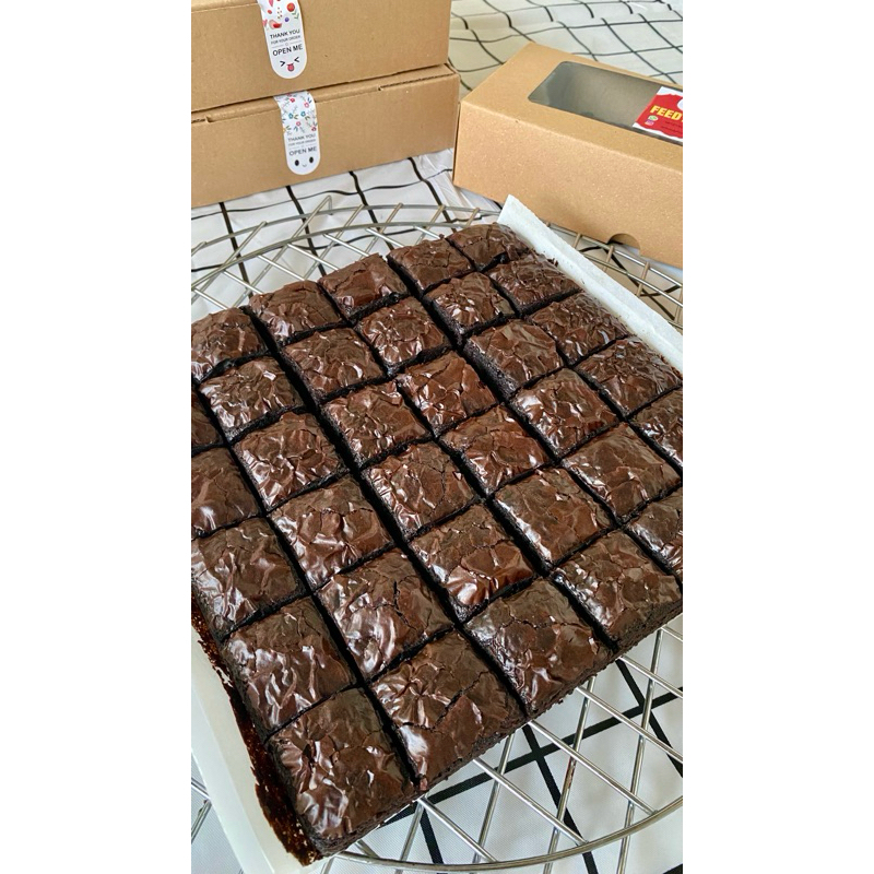 

Fudgy Brownies Original by feedyfoodie