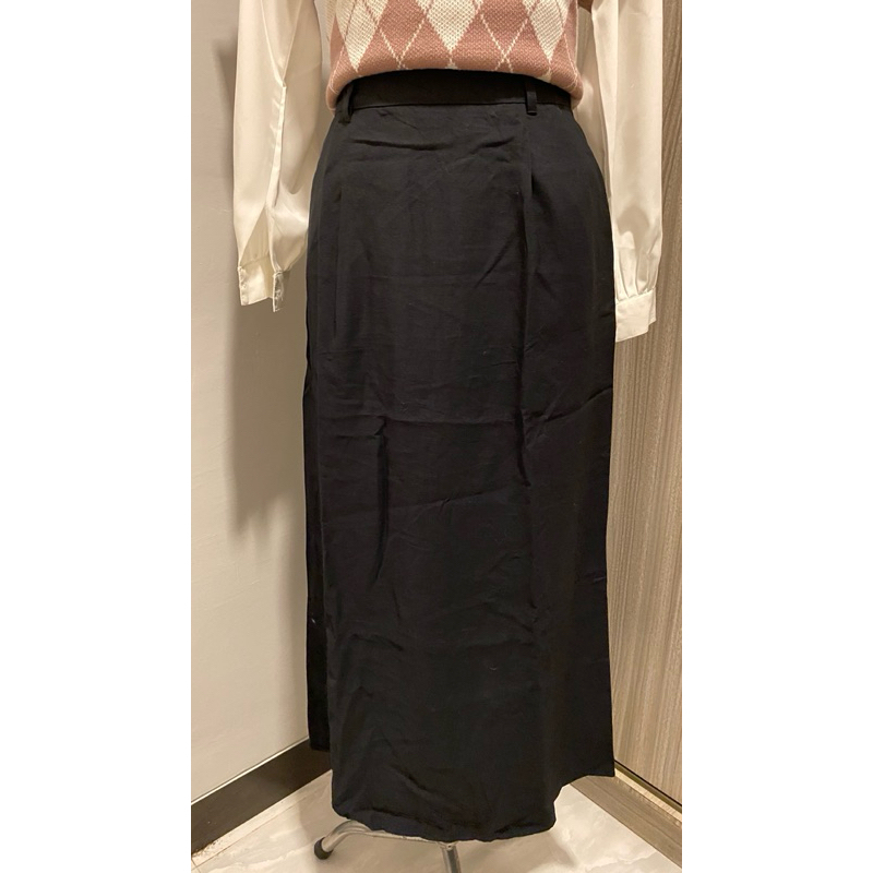 GU UNIQLO SKIRT IN BLACK