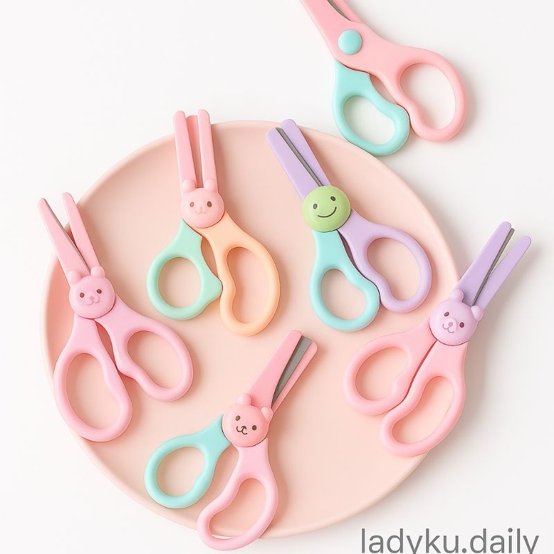 

GUNTING DIY ANAK KARAKTER BONEKA