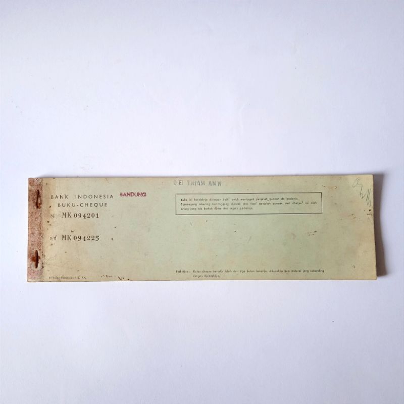 

Antik Buku Cek Bank Indonesia Tahun 1959 An.Oei Thiam An Isi 25 Lbr Belum Terpakai