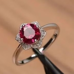 Cincin Emas Wanita batu Ruby asli