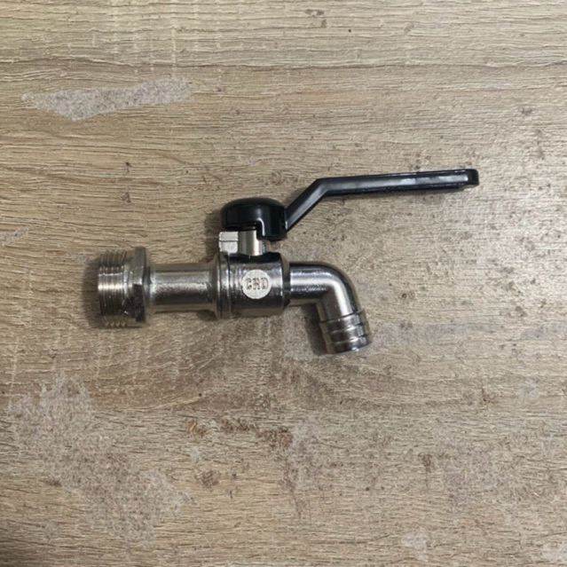 Kran Air Tembok Gagang Hitam