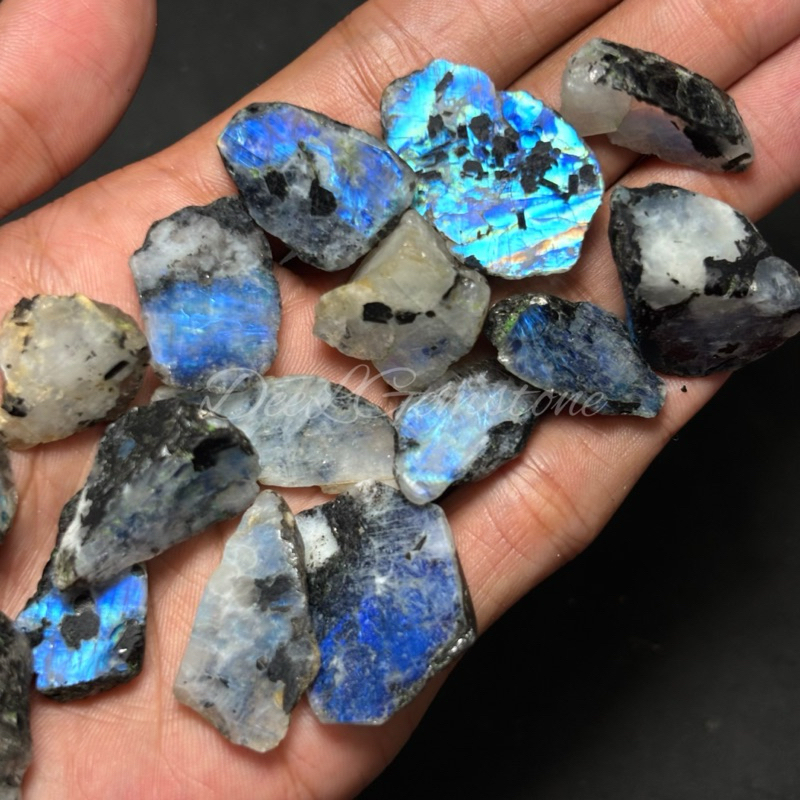 Bongkahan Batu biduri bulan / batu akik biduri / batu alam moonstone