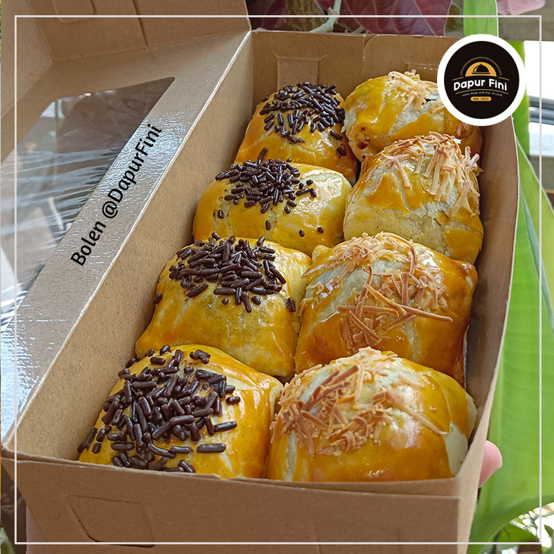 

Bolen Pisang (Isi Pisang + Coklat + Keju)