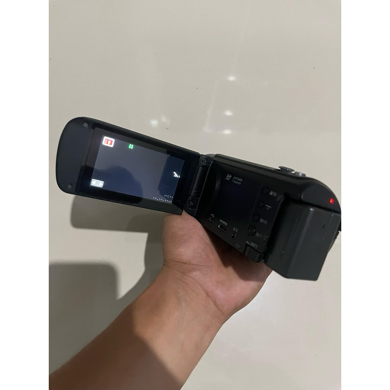 Handycam panasonic V385