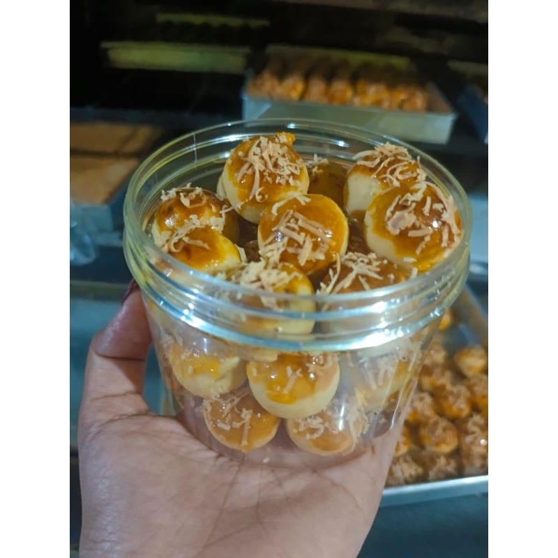 

NASTAR PREMIUM 45.000 gurih, lumer, full selai