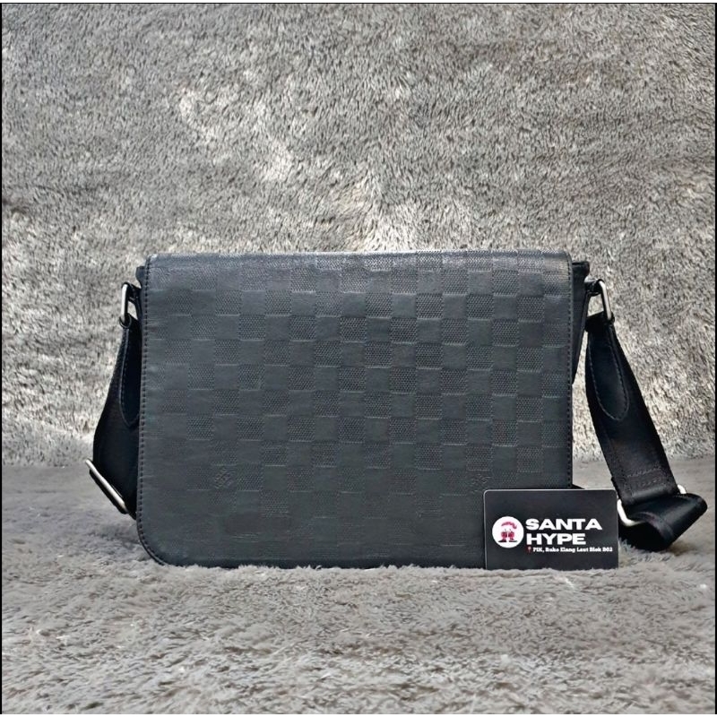 Louis Vuitton District Damier Infini Messenger Bag