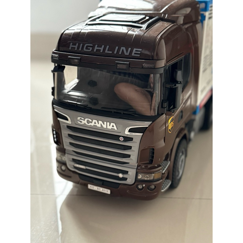 BRUDER Scania R-Series Cattle Animal Truck Fam Original / Diecast Truk dan Volvo truck -SECOND-NO BO