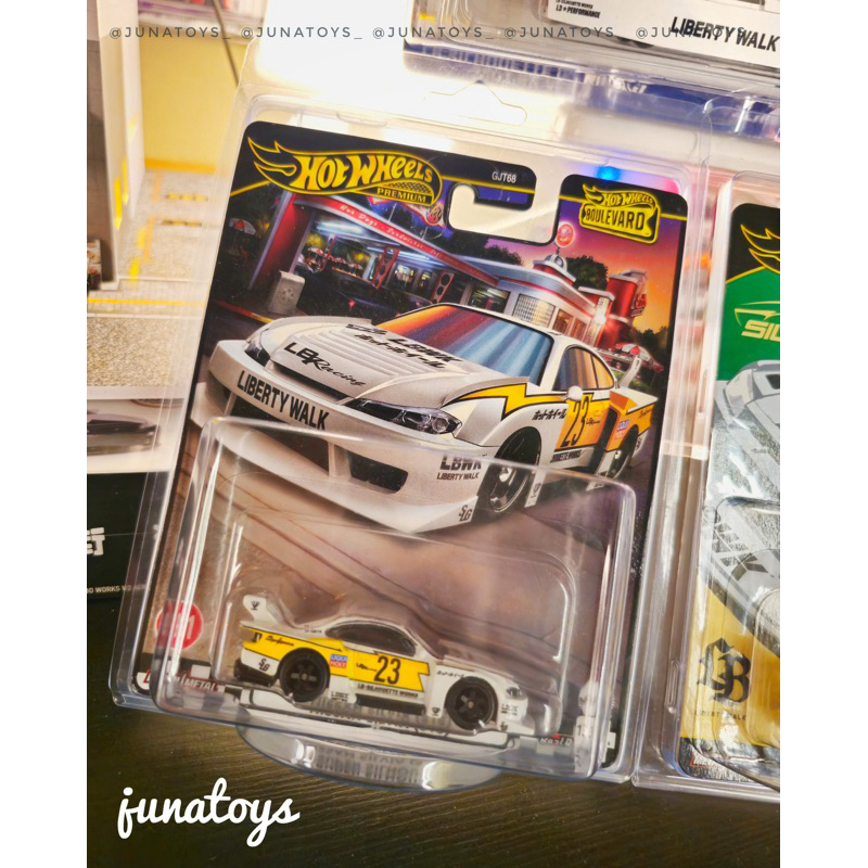 Hot Wheels Premium Boulevard LBWK Nissan Silvia S15