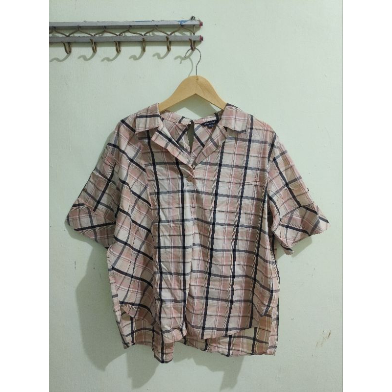 Preloved Atasan Nice Claup