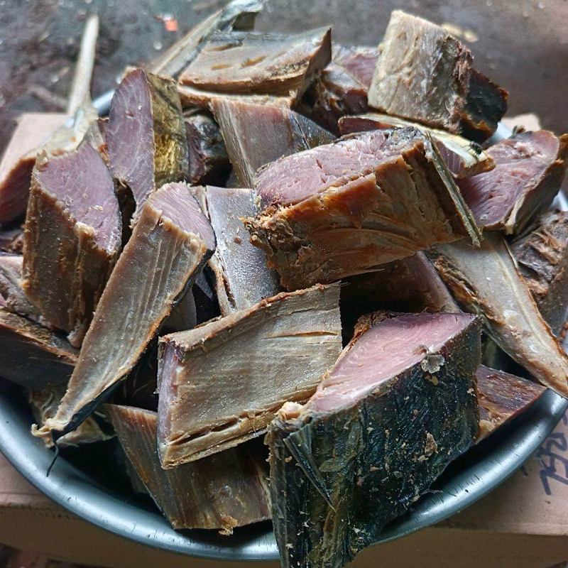 

JKL Ikan Asin Tongkol Potong Murah 1 Kg Food Halal Kemasan Vakum