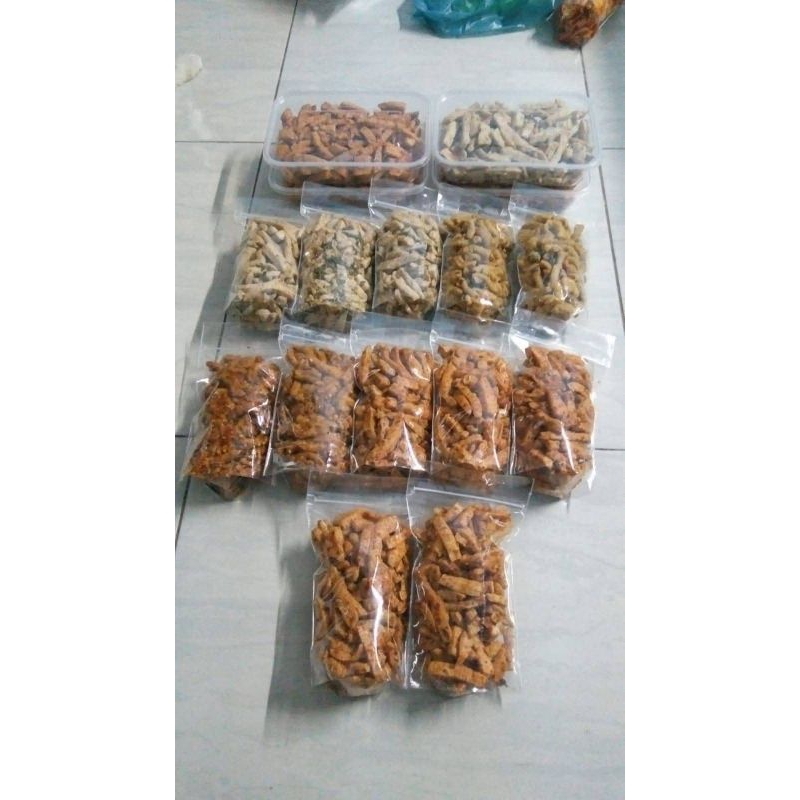 

Snack pedas kekinian hemat isi 20 pcs