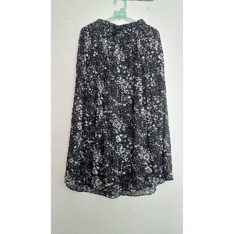 Black Flowy Chiffon Skirt | Rok sifon hitam bermotif (Preloved)