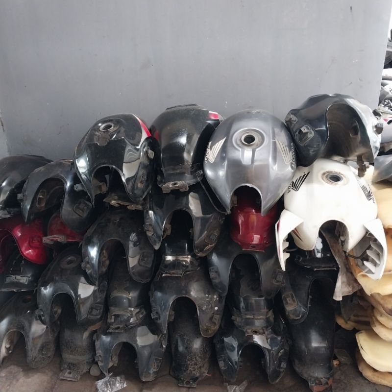 Tangki Megapro Monoshock Series Karbu 2010-2013