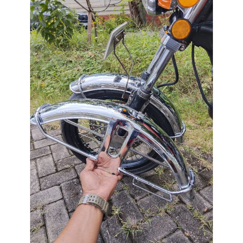 Spakbor depan honda ct125 ct200 cb 200 cb100 cb125 gl100 gl125  new old stock