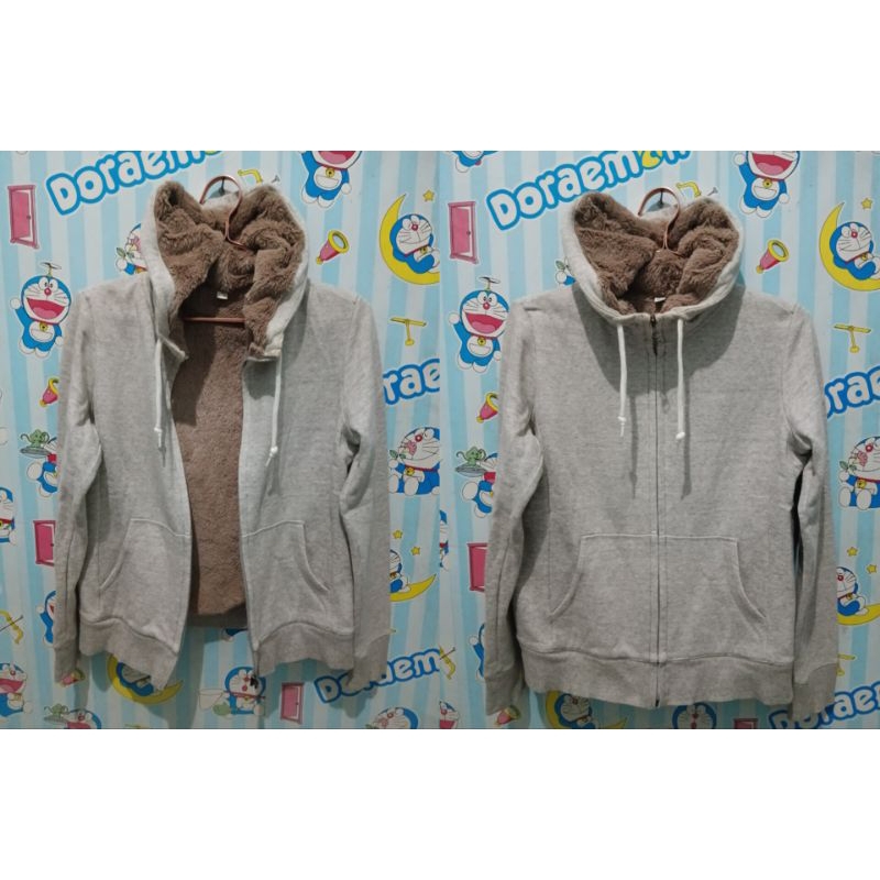 Uniqlo Sherpa Abu/Gray (Wanita)