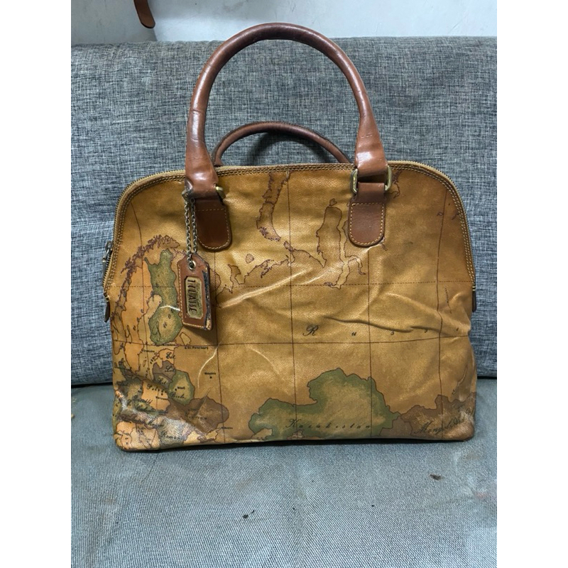 Tas kulit Peta Alviero Martini