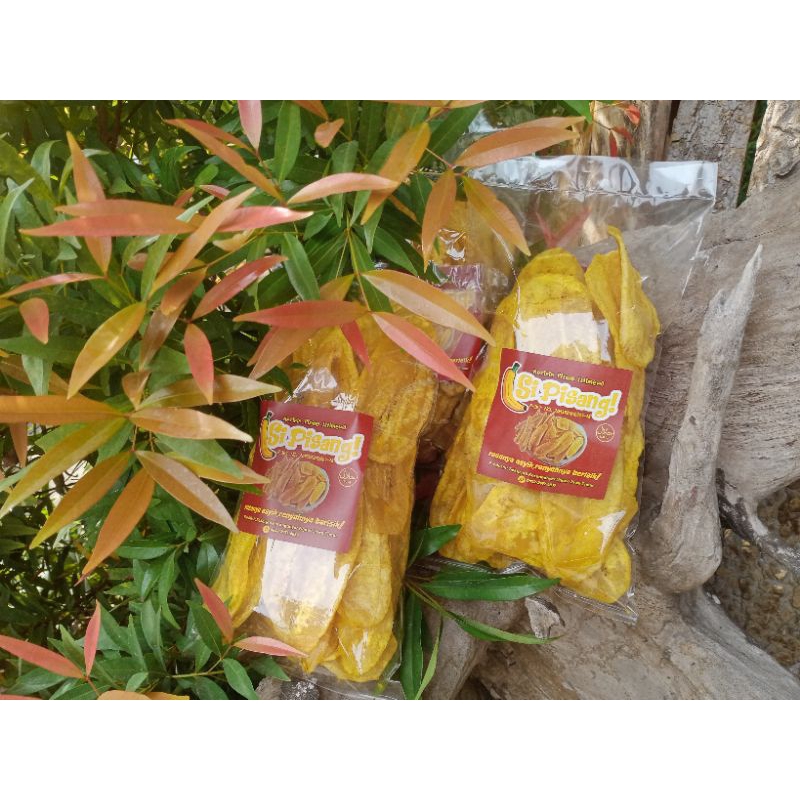 

Si pisang keripik pisang camilan jajanan tradisional istimewa rasa gurih 200 gram, memberikan getaran damai dan kebahagiaan di setiap gigitannya.