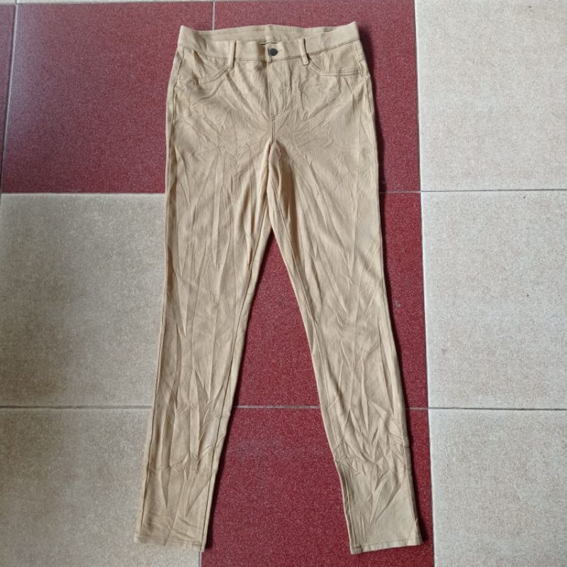 celana legging uniqlo heattech L. 107