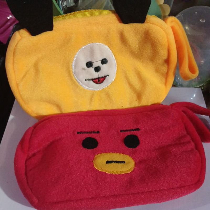 

Dompet Bulu Tempat Pensil BT 21 Alat Tulis BTS MURAH BESAR