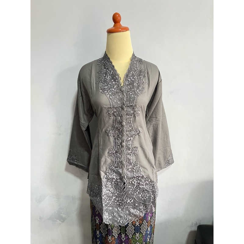 KEBAYA ENCIM SENADA MODERN BORDIR POLOS - ABU ABU