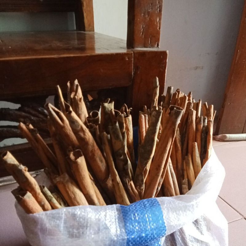 

kayu manis,500 gram pelengkap bumbu masakan