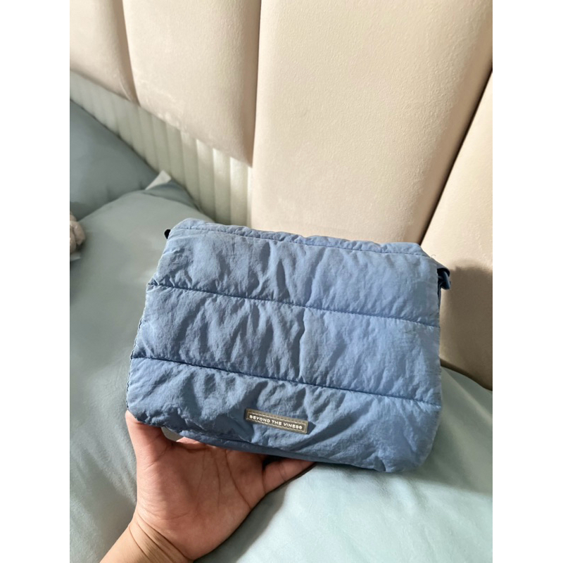 preloved beyond the vines poofy bag