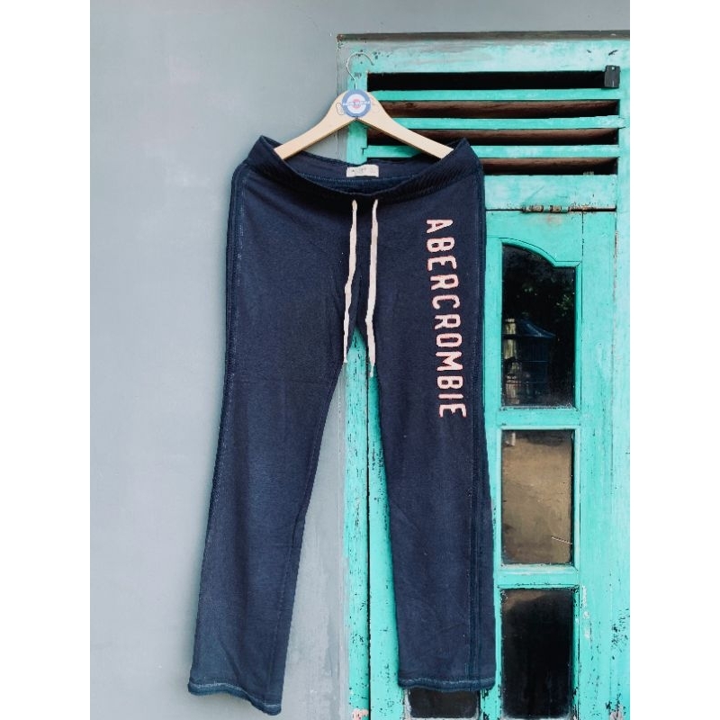 CELANA TRAINING ABERCROMBIE