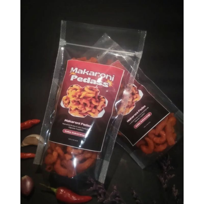 

Makaroni pedas daun jeruk