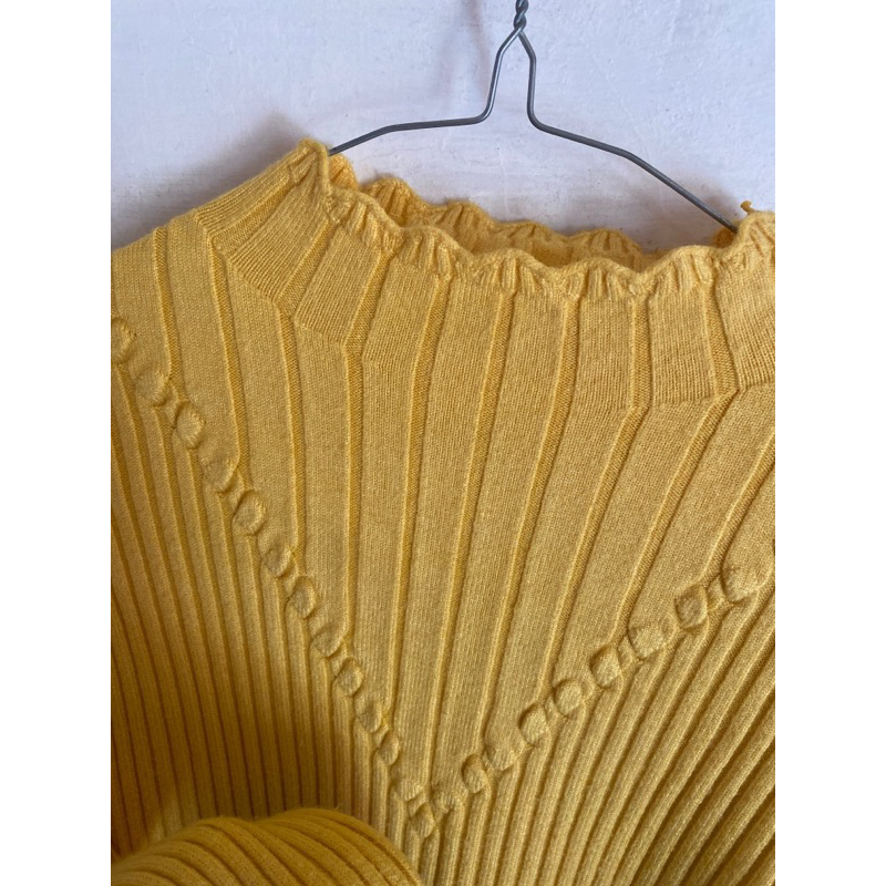 sweater soft yellow