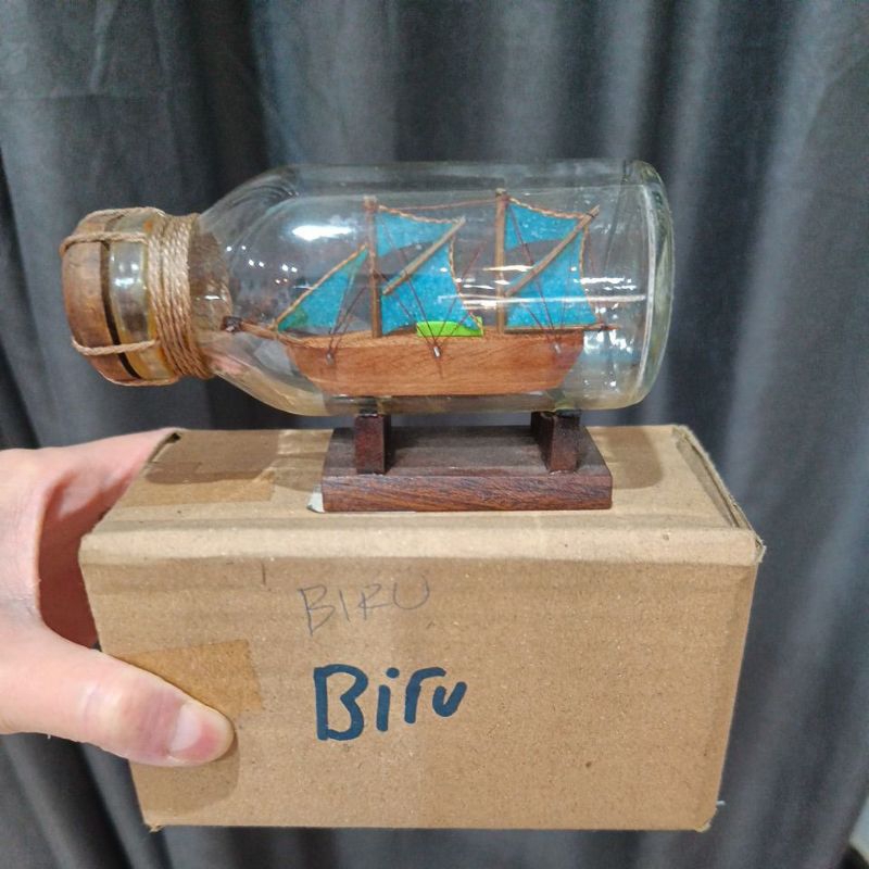 Miniatur Kapal Dalam Botol Makassar