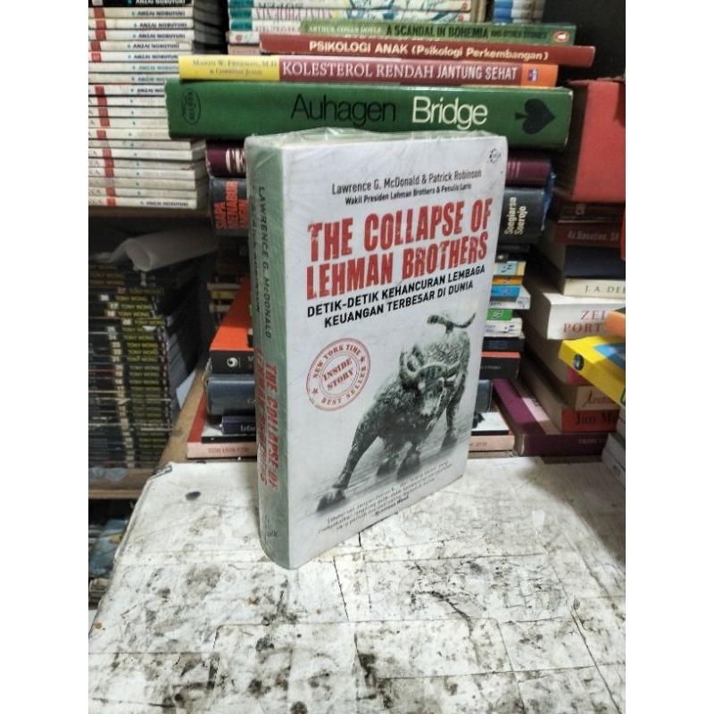 THE COLLAPSE OF LEHMAN BROTHERS by Lawrence G McDonald