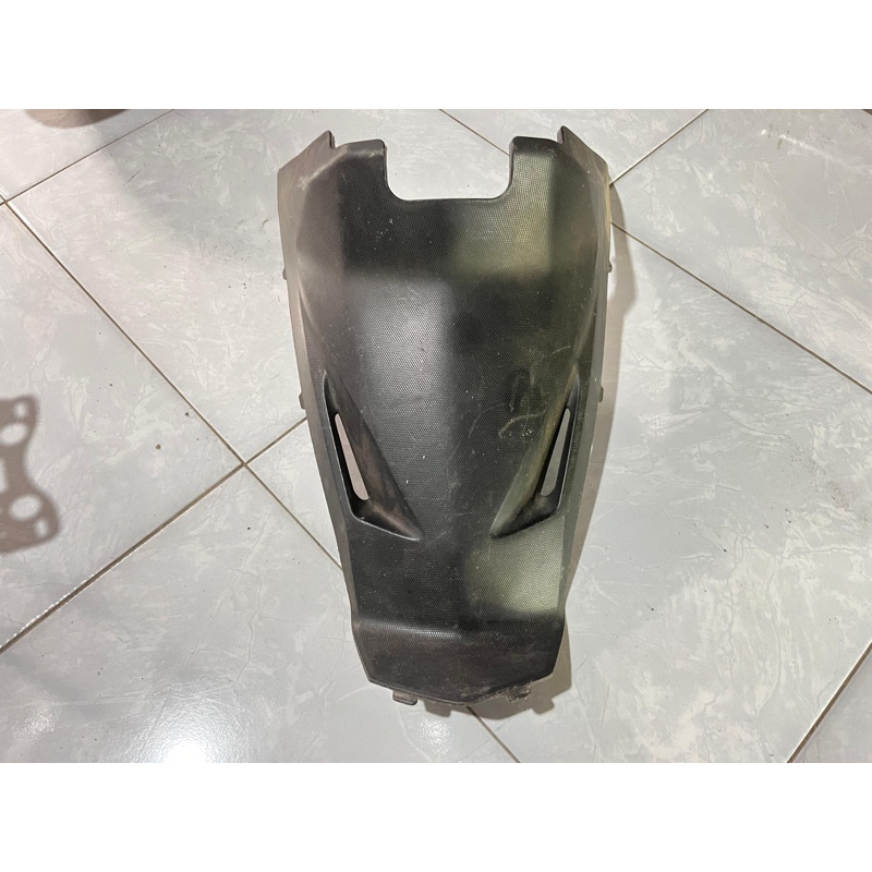 Cover Tangki / Tutup Mesin Bawah Jok Vario 125 Old Ori