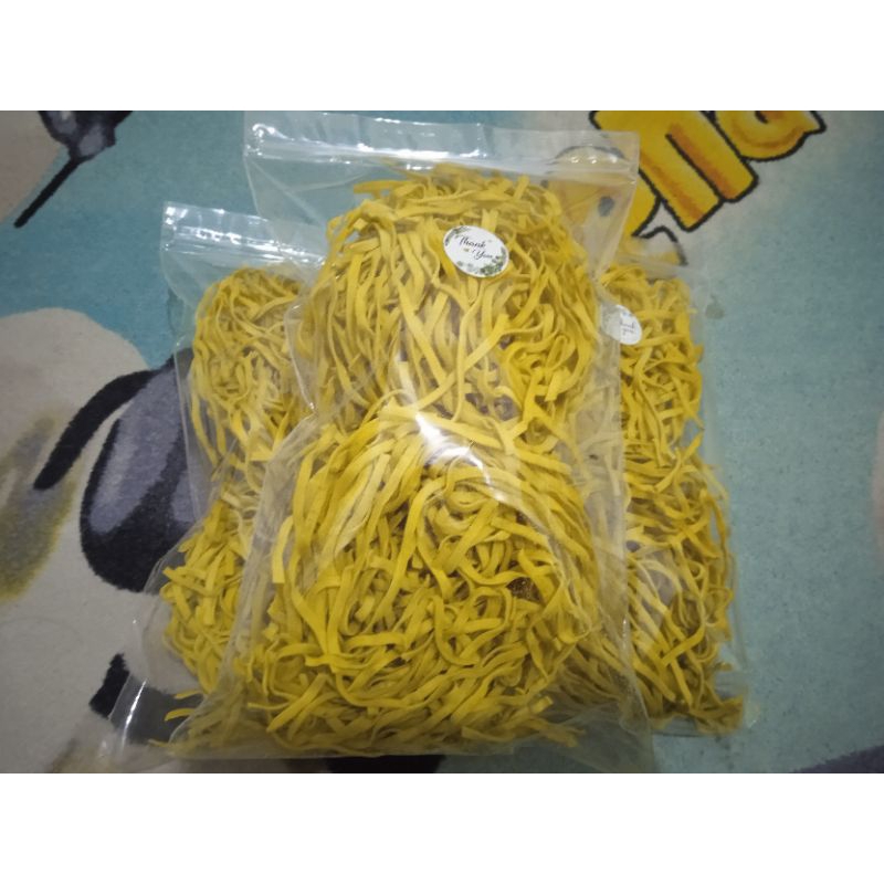 

Mie Kering/Mie kuning mentah khas Padang