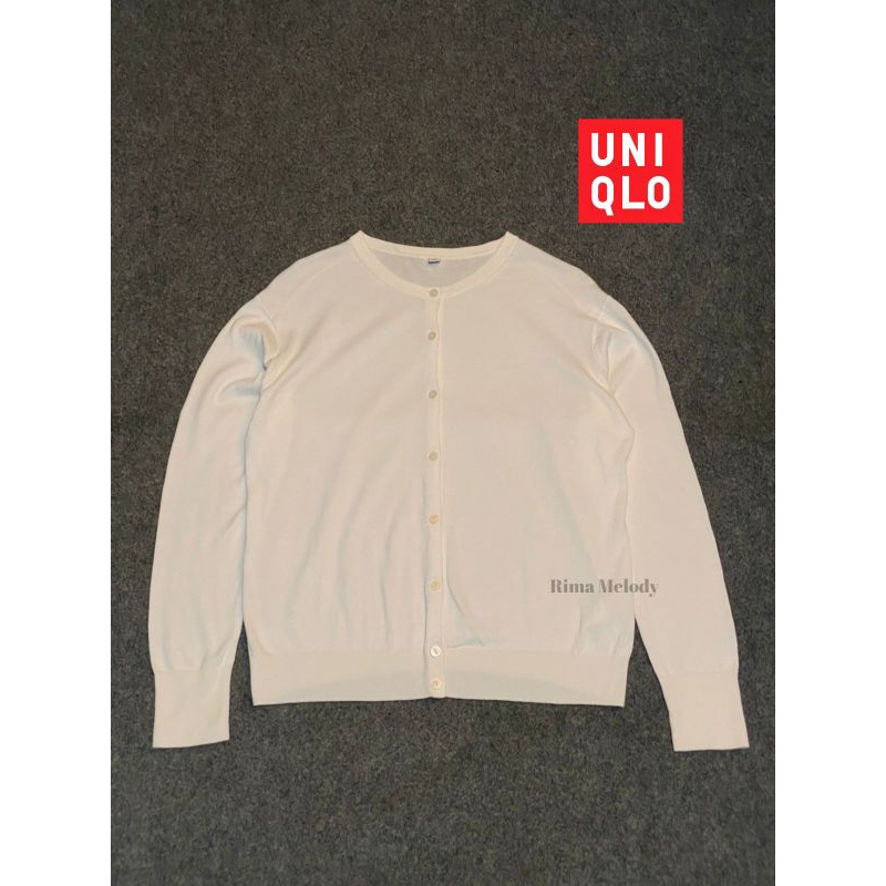 cardi uniqlo dan kaos fila
