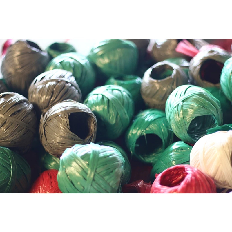 

TALI PLASTIK RAFIA GULUNG