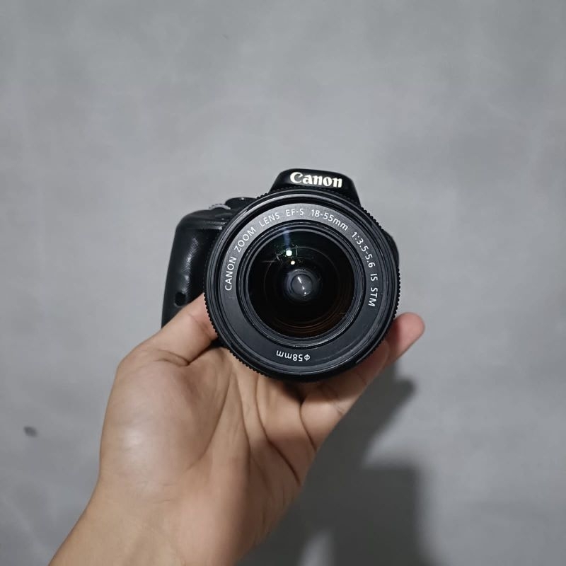 CANON DSLR 100D SECOND