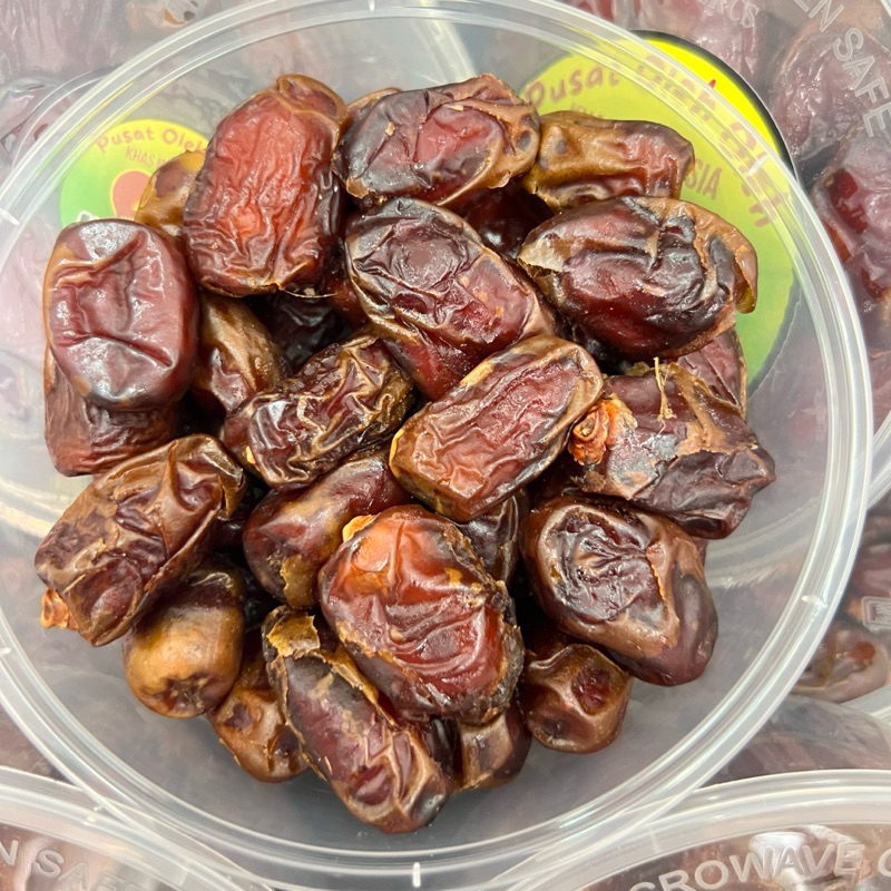 

BUAH KURMA SEGAR MANIS KEMASAN TOPLES SUPER