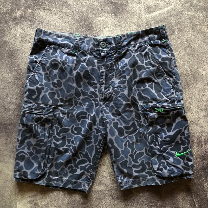 Short Pants Camo Cargo N*K*E Second Size M Size 34,Celana pendek cargo second camo cargo biru second