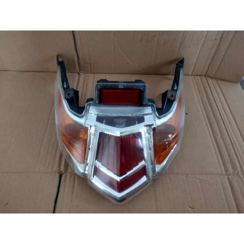 Setoplamp lampu belakang Xeon karbu