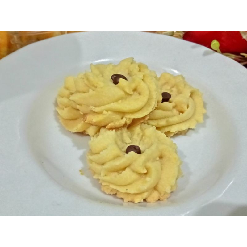 

kue semprit enak