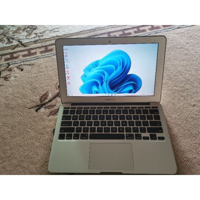 macbook air 11 inchi mid 2011 second