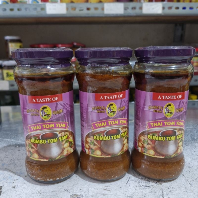 

Bumbu Thai Tom Yum / Bumbu TomYum Mamata / Thai Tom Yum Kecil 340 g / Bumbu Kuah Tom Yum Mamata / Pasta Tom Yum Thailand / Bumbu Sup Pedas Asam Thailand