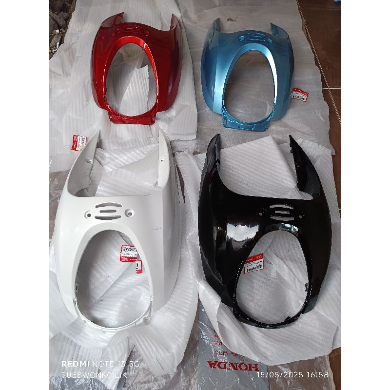 64301-KYT-900 cover body depan honda scoopy karbu warna biru.hitam.putih original ahm