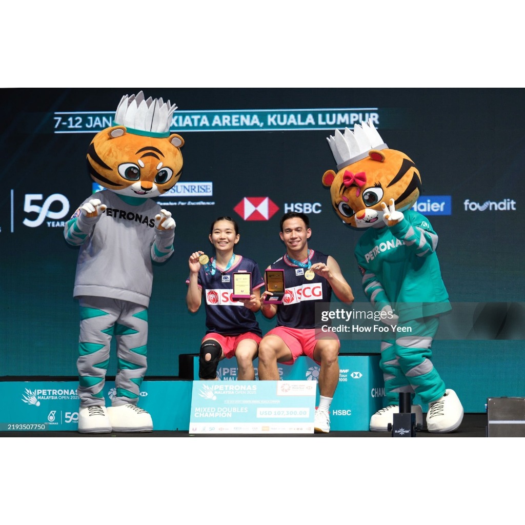 BAJU JERSEY BADMINTON Dechapol Puavaranukroh and Sipissara Paeweampran PETRONAS Malaysia