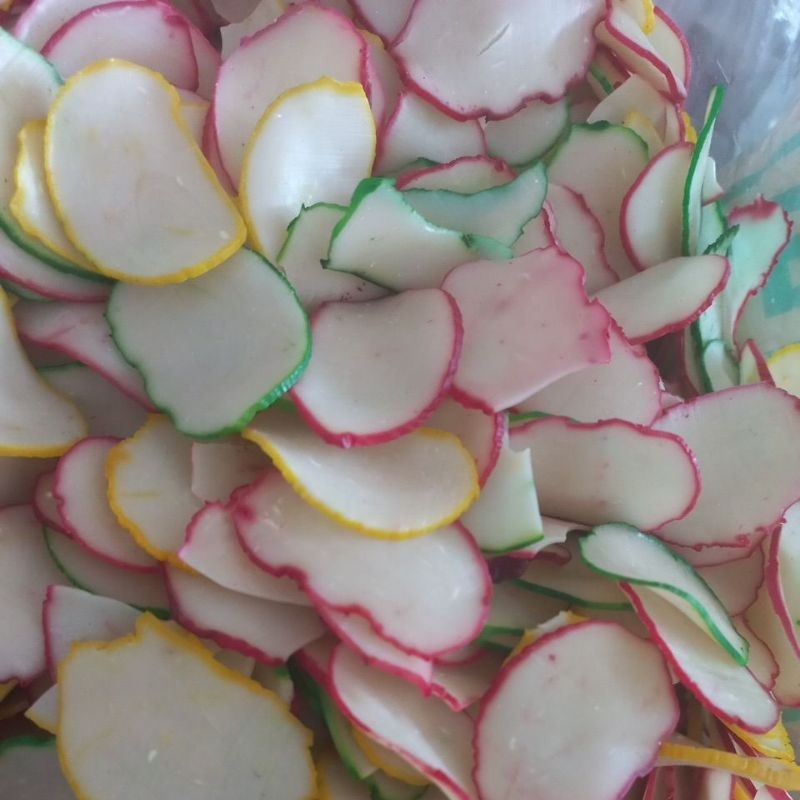 

Kerupuk Bawang Mentah 100gr | Kerupuk Mentah Rasa Bawang warna 100gr
