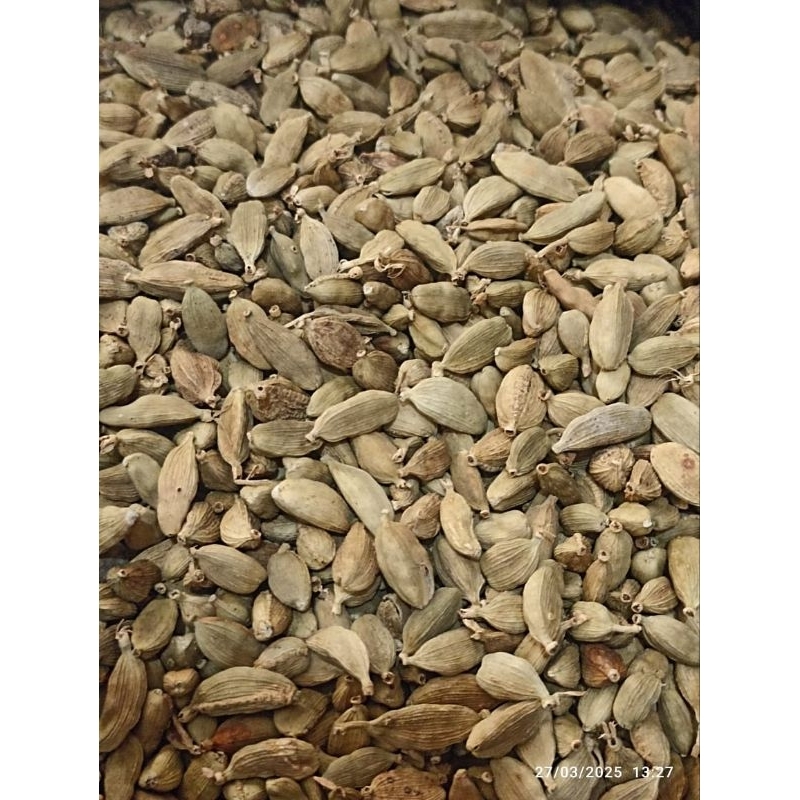 

kapulaga hijau / kapulaga india 25gr- 50gr- 100gr