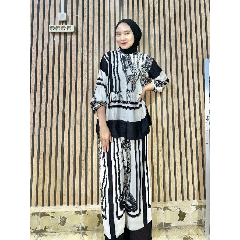 ONE SET BATIK WANITA KEKINIAN