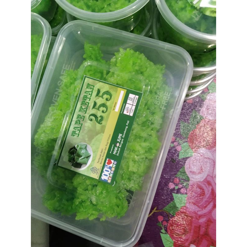 

Tape Ketan hijau Manis dan enak berat 300gr - 500 gr