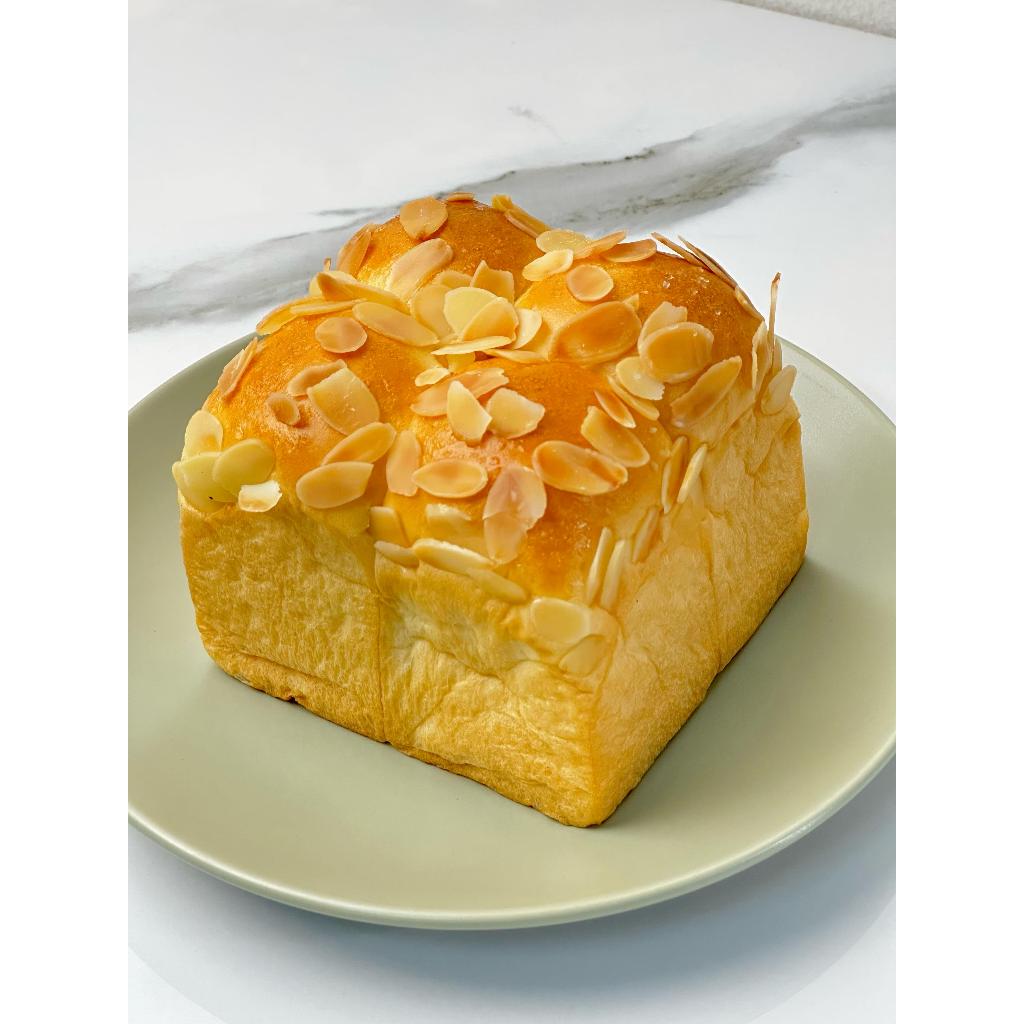 

Roti Sobek Almond Cheese